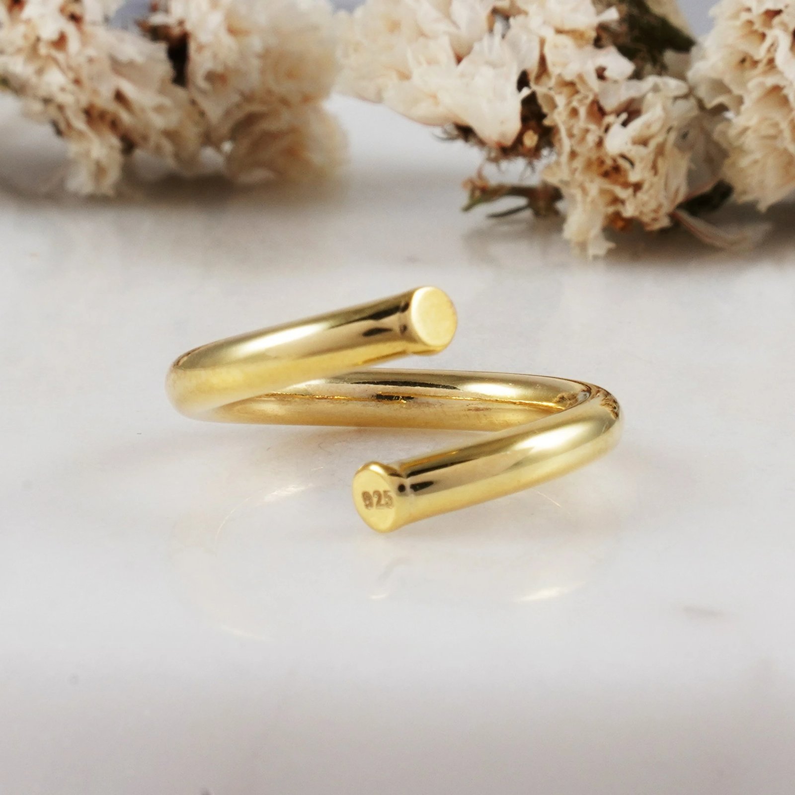 Unazë argjendi e artë, Jumeon, 9013