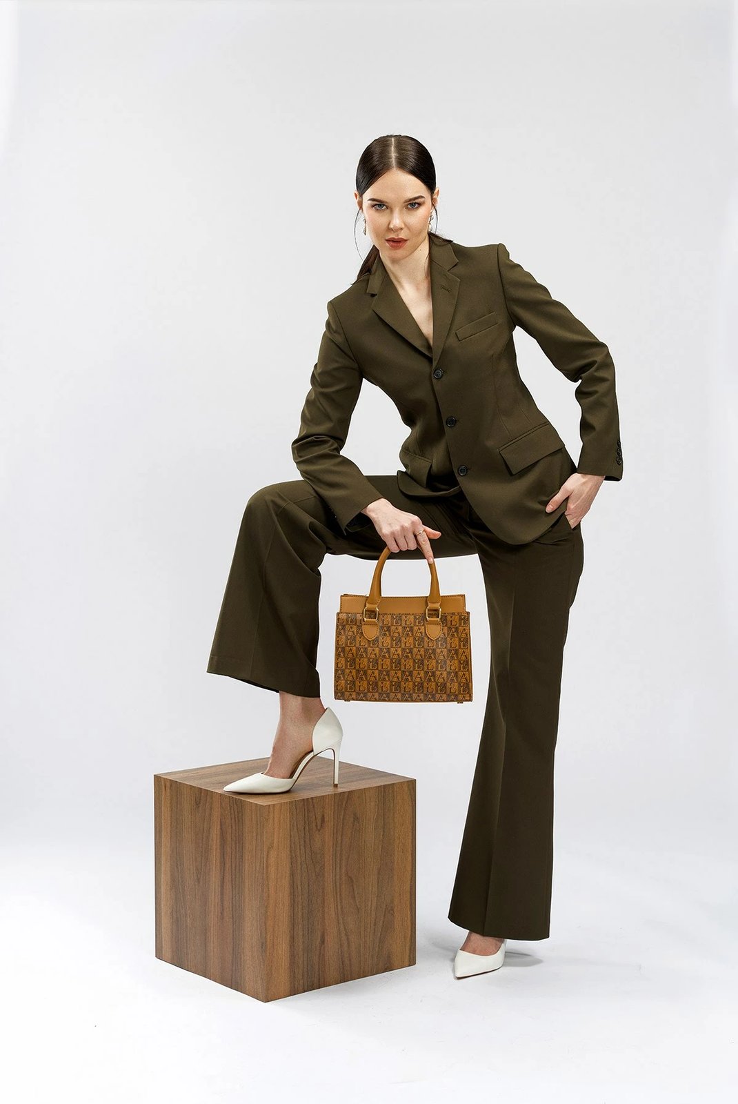 Çantë dore Lucky Bees, ngjyrë tan, 1281