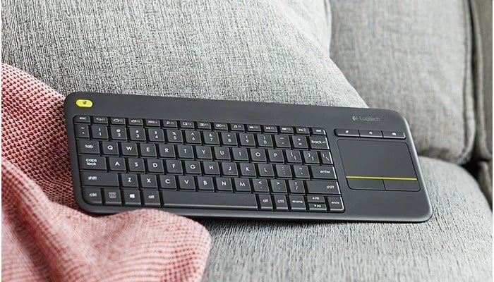 Tastaturë Logitech K400 Plus, Wireless, e Zezë