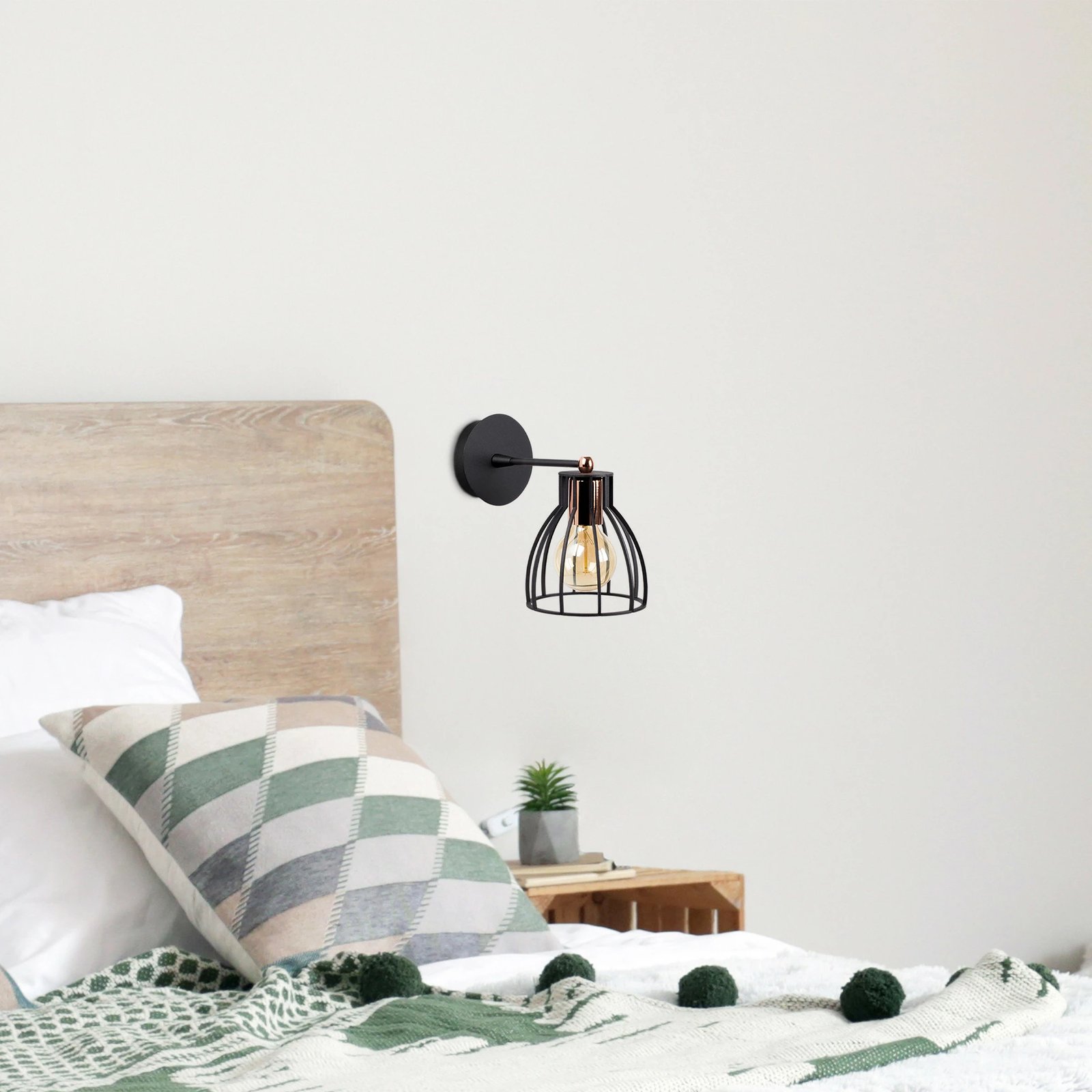 Llambë muri Opviq, Kemah - N-1238, metal, ngjyrë e zezë dhe bronzi Llambë muri Opviq, Kemah - N-1238, metal, ngjyrë e zezë dhe bronzi