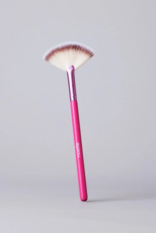 Noelle Makeup brush 05 BLUSH/HIGHLIGHT