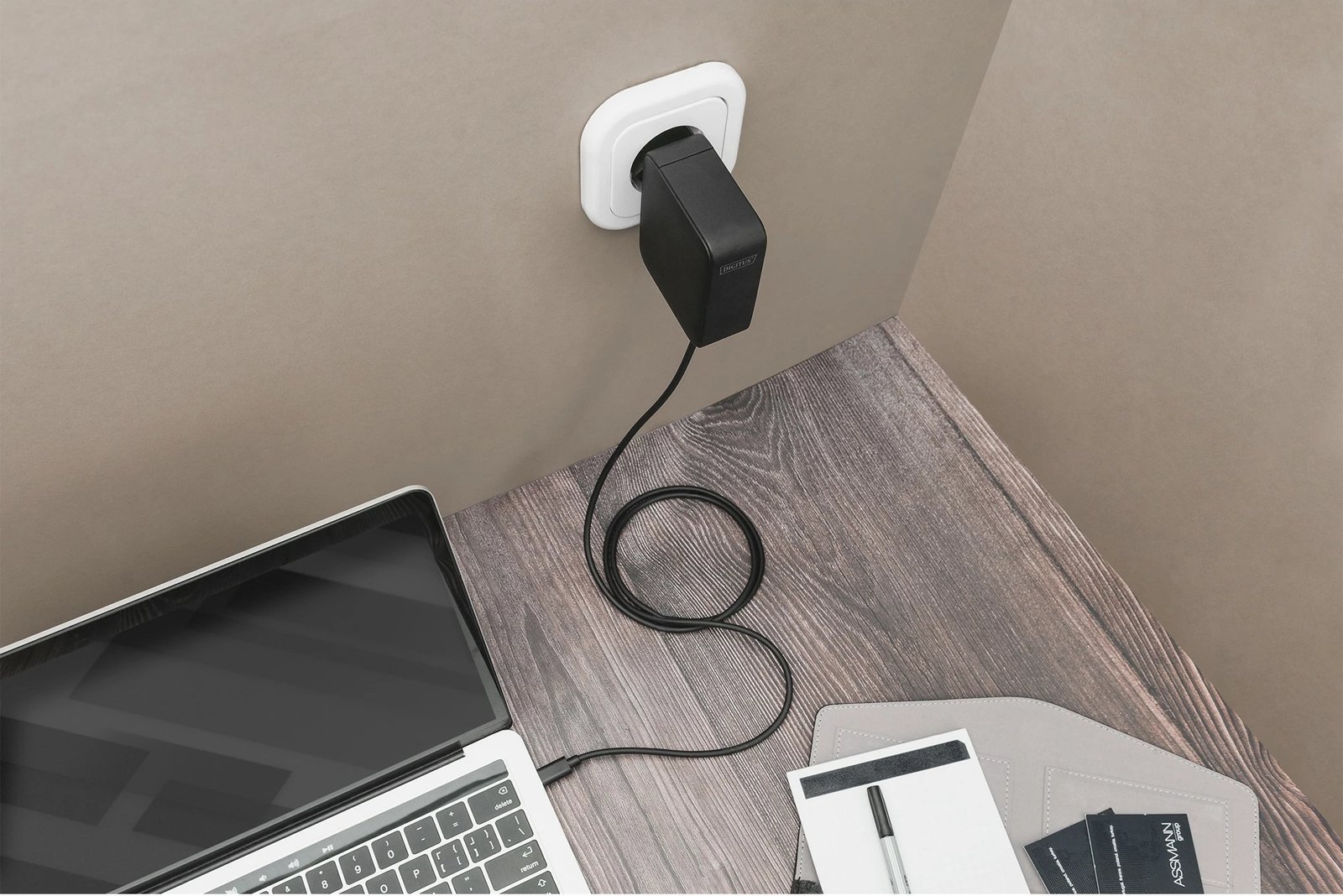 Karikues universal Digitus 100W USB-C, GaN, i zi
