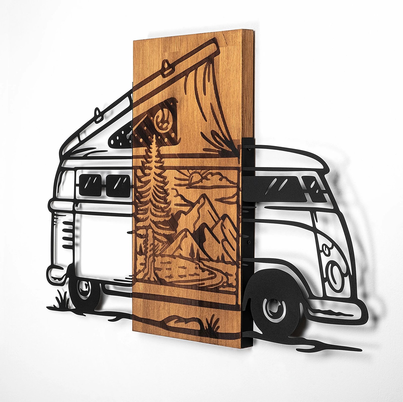 Aksesor dekorativ për mur, dru dhe metal, motiv karavan pushimi, ngjyrë arre dhe e zezë, 58x90cm