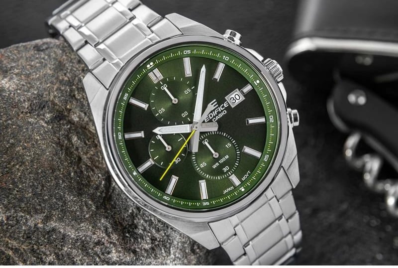 Orë dore për meshkuj Casio, argjendi me të gjelbër