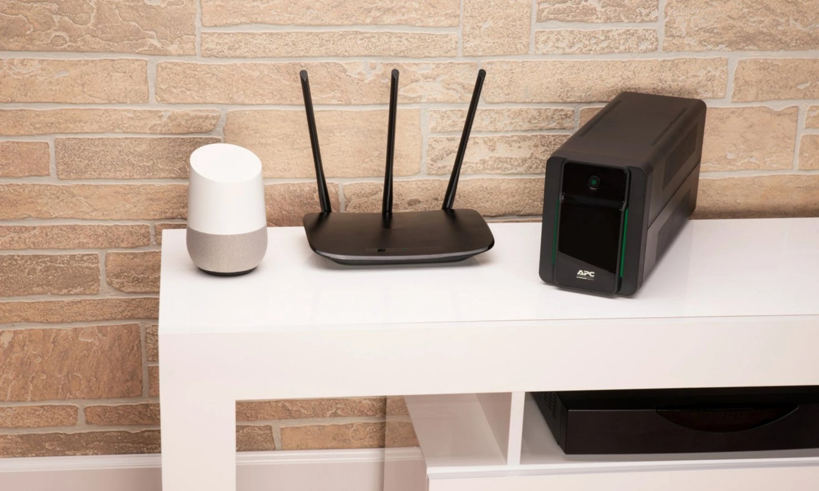 UPS APC BX750MI-FR, 410 W