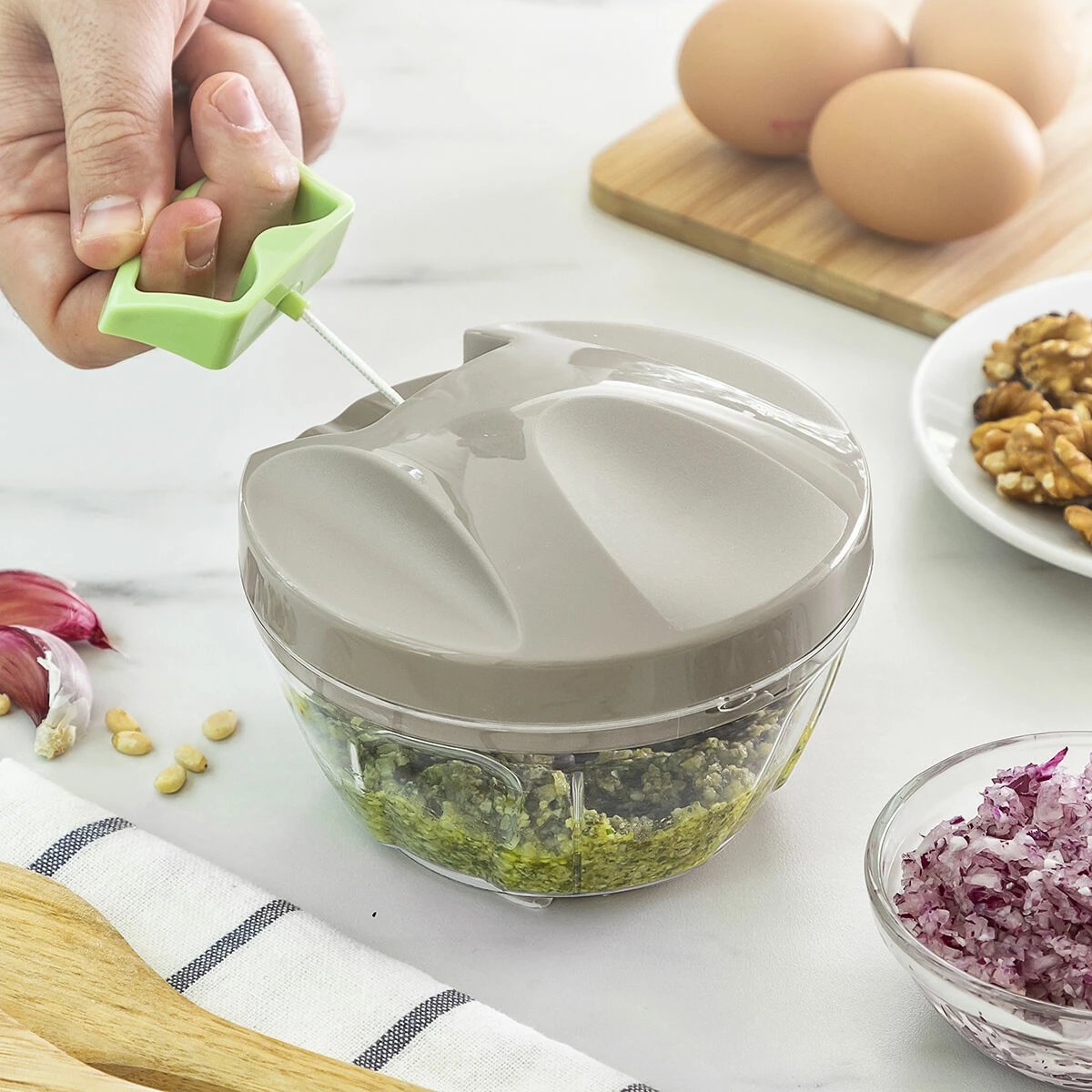 Grirës manual ushqimi InnovaGoods Spinop, 400 ml, i gjelbër/gri
