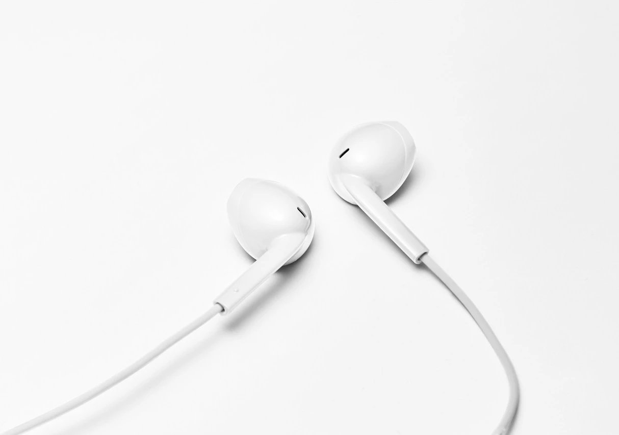 Kufje JVC HA-FR17UC-WV me mikrofon, USB-C, të bardha