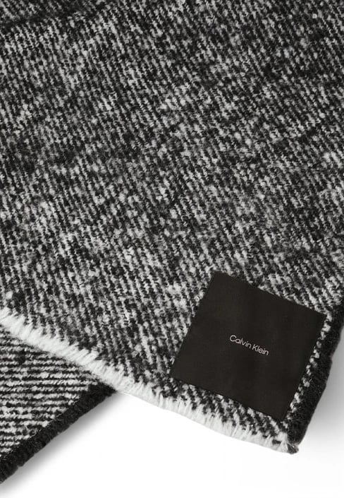 Shall për femra Calvin Klein, i zi