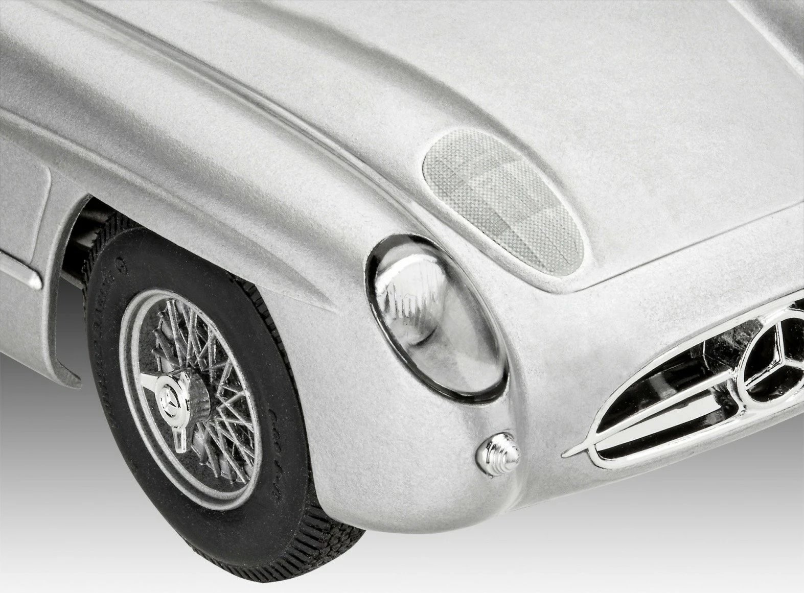 Set modelimi makine Revell Mercedes-Benz 300 SLR Uhlenhaut Coupé, 1:24, 124 pjesë, argjendtë
