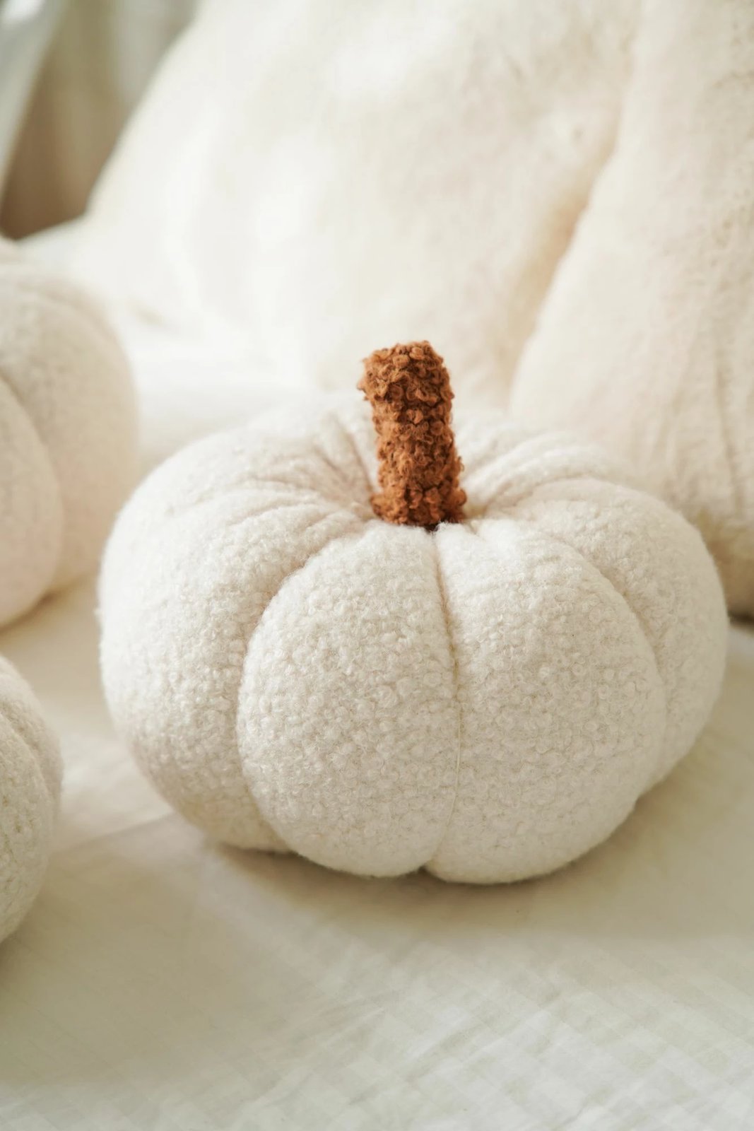 Jastëk dekorativ Bal Kabagi, i bardhë, mesatar, Evila Originals