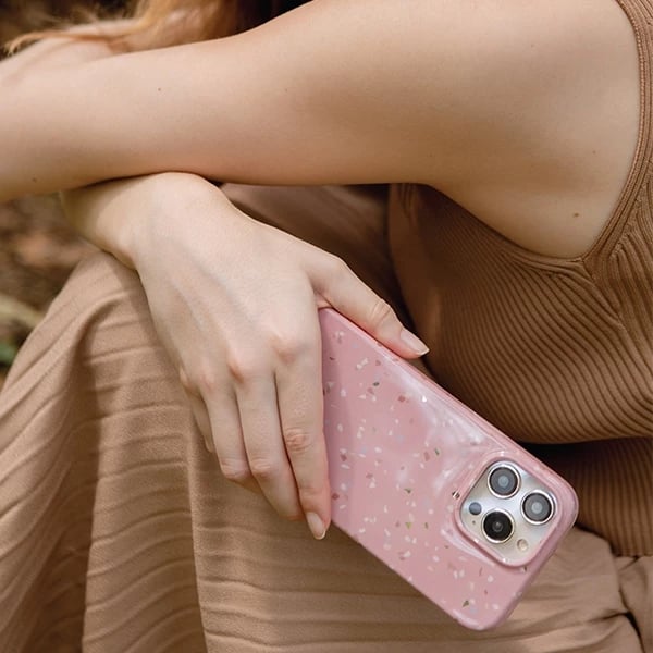 Mbështjellës UNIQ Coehl Terrazzo për iPhone 14, Rozë