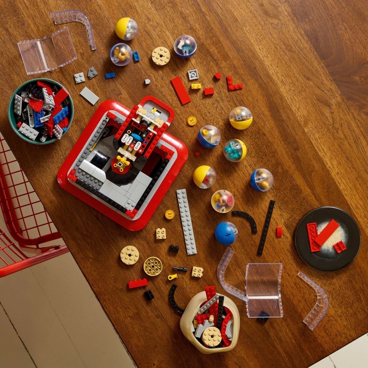 Set ndërtimi, LEGO, Ideas 21358 Minifigure Machine, 1343 pjesë, 18+, e kuqe