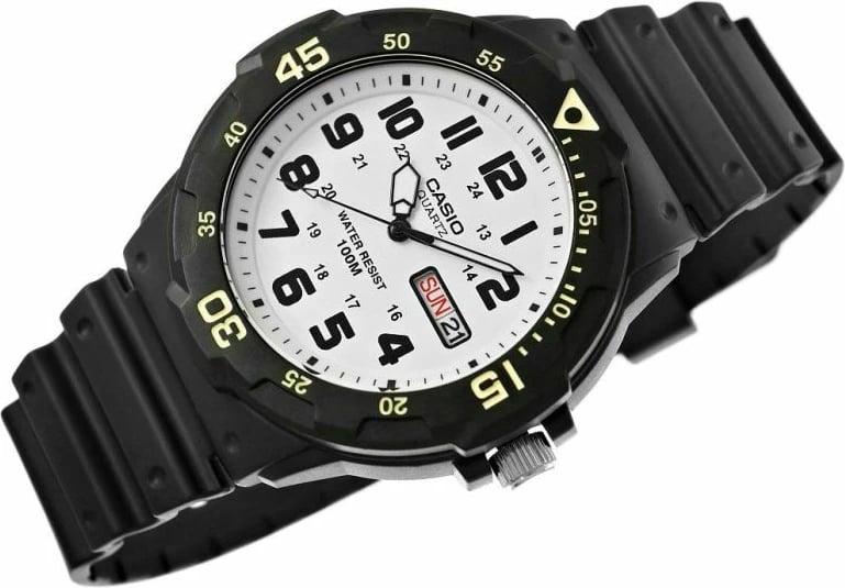 Orë dore Casio, e zezë