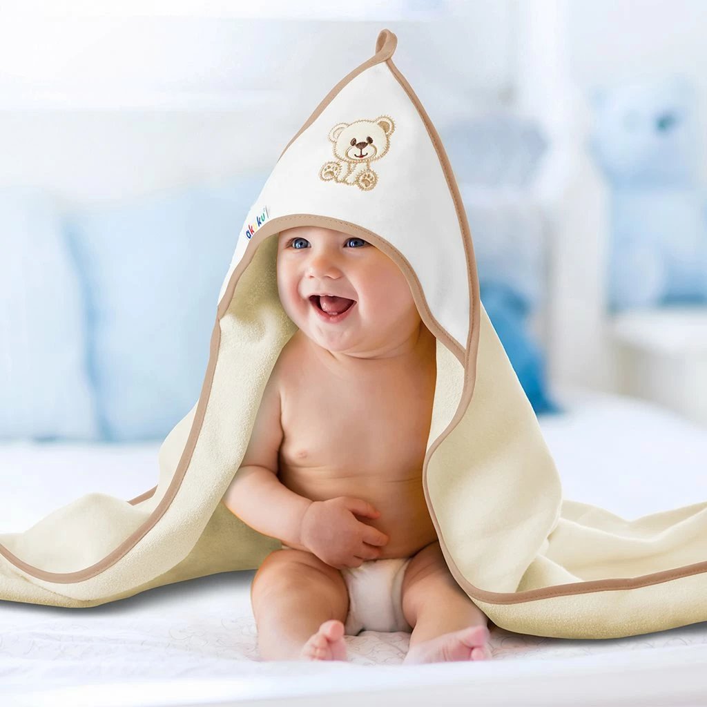 Peshqir bebe me kapuç, Akuku, 100x100 cm, motiv arush, bej