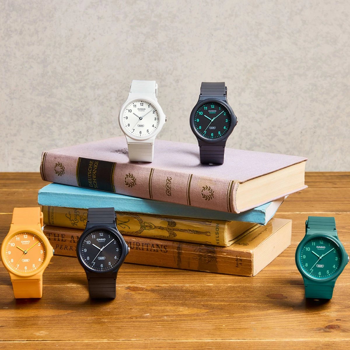Orë dore Casio Collection Serie Pop, e zezë