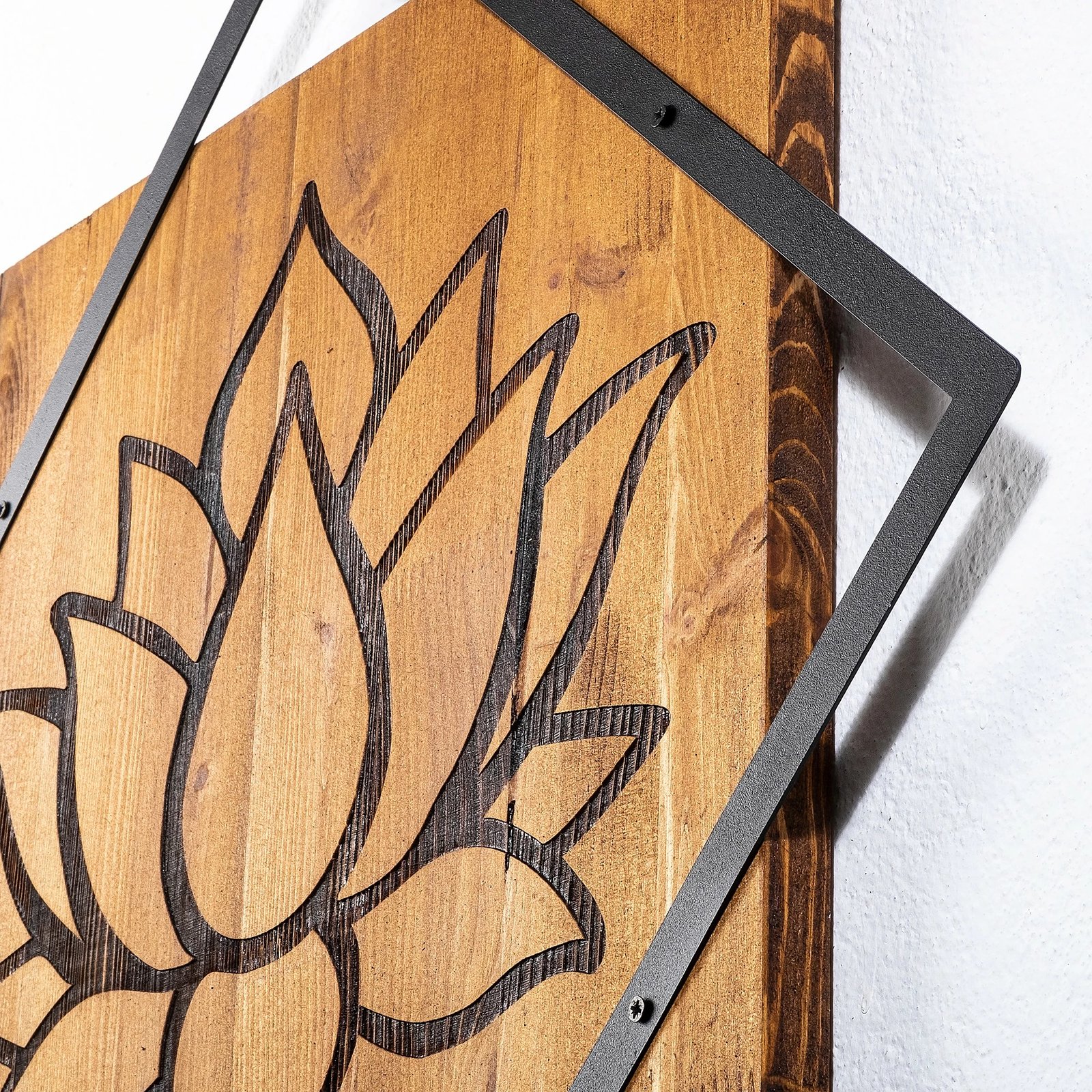 Aksesor dekorativ për mur, dru dhe metal, dizajn lule lotusi, Wallity, ngjyrë arre dhe e zezë, 54x54cm