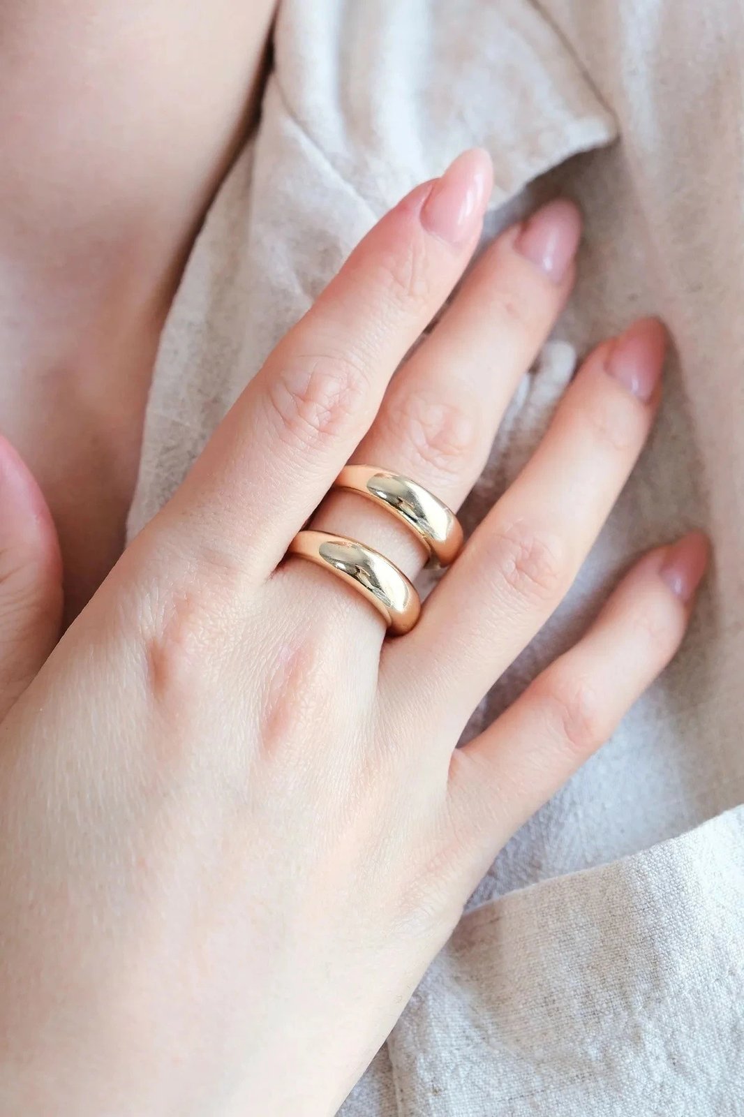 Unazë prej bronzi, ngjyrë ari, me gur zirkoni, Jumeon