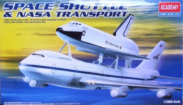 Model plastik Academy Space Shuttle & NASA Transport, 1:288