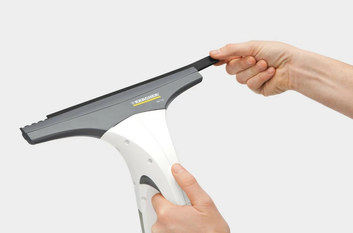 Pastrues dritaresh me vakum, Karcher WV 71 Plus Home Line (1.633-142.0), bateri 20 min, depozitë 100 ml, kohë karikimi 120 min, gri/zi/bardhë, set me sprucues + jastëk mikrofibër