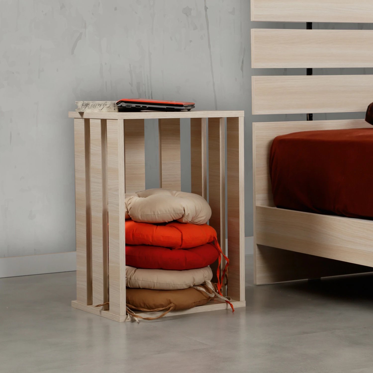 Komodinë natës Hanah Home, Fuga, ngjyrë lisi