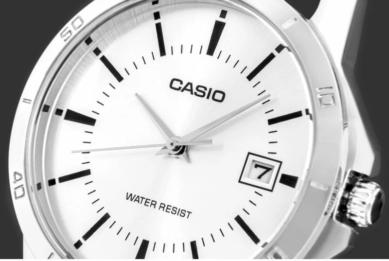 Orë dore për meshkuj Casio, e zezë