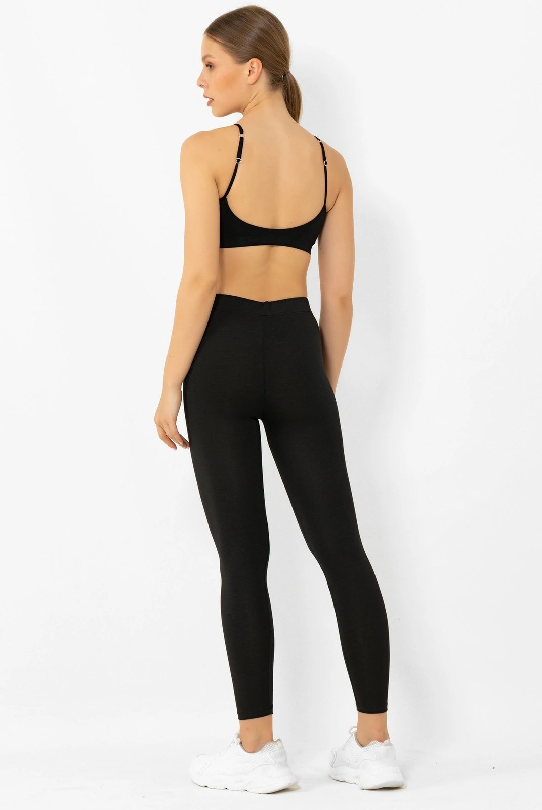 Tuta të zeza Jumeon, 001-000140