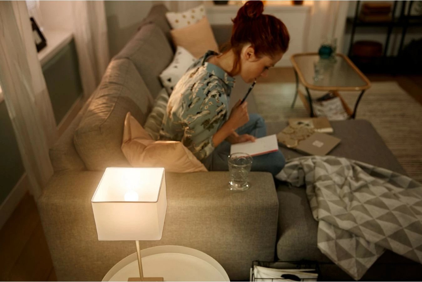 Llambë e mençur Philips Hue White Lustre, E14, 2 copë, LED, Bluetooth/Zigbee, e bardhë