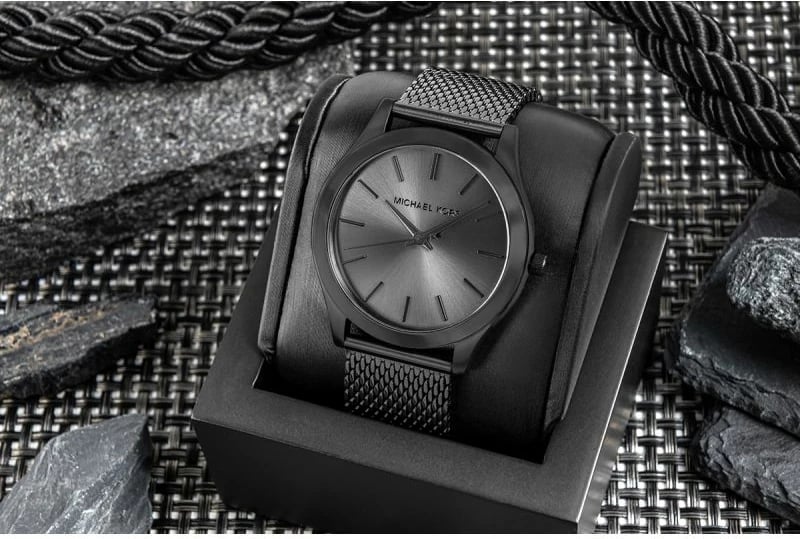 Orë dore dhe portofol kartelash Michael Kors për meshkuj, të zeza