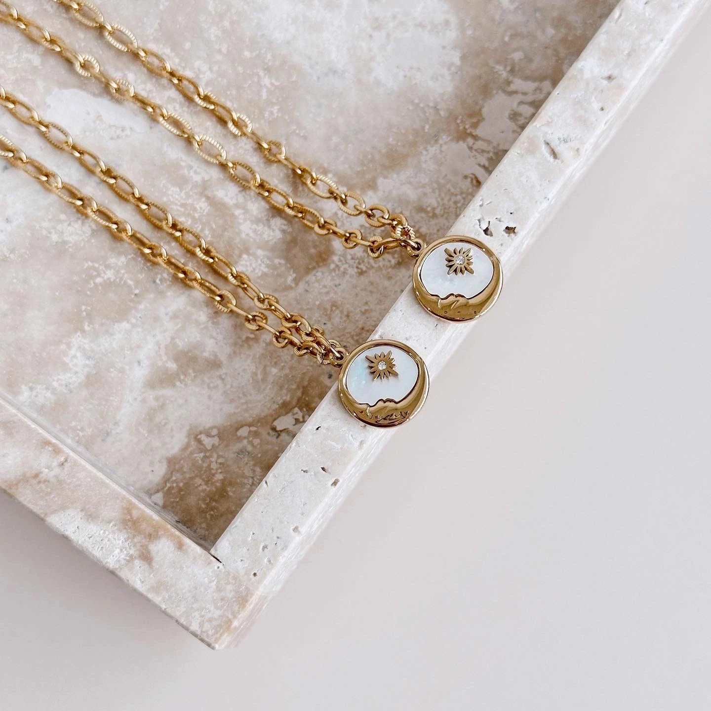 Qafore çeliku Jumeon, hëna, ngjyrë ari dhe e bardhë