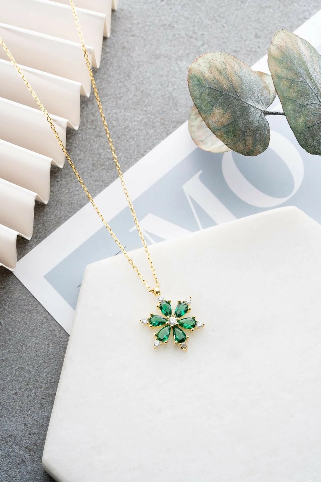 Varëse argjendi Jumeon, ngjyrë ari, jeshile dhe argjendi, NRZ999424