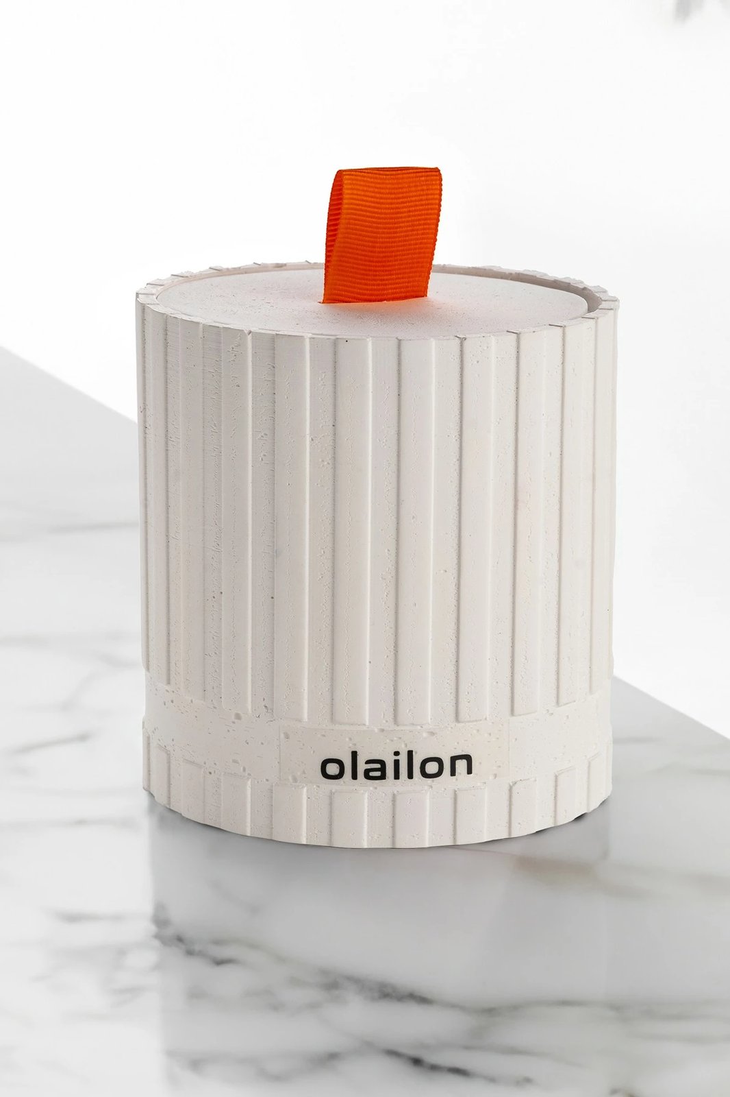 Qiri Aberto Design, Sutun, i bardhë, portokalli