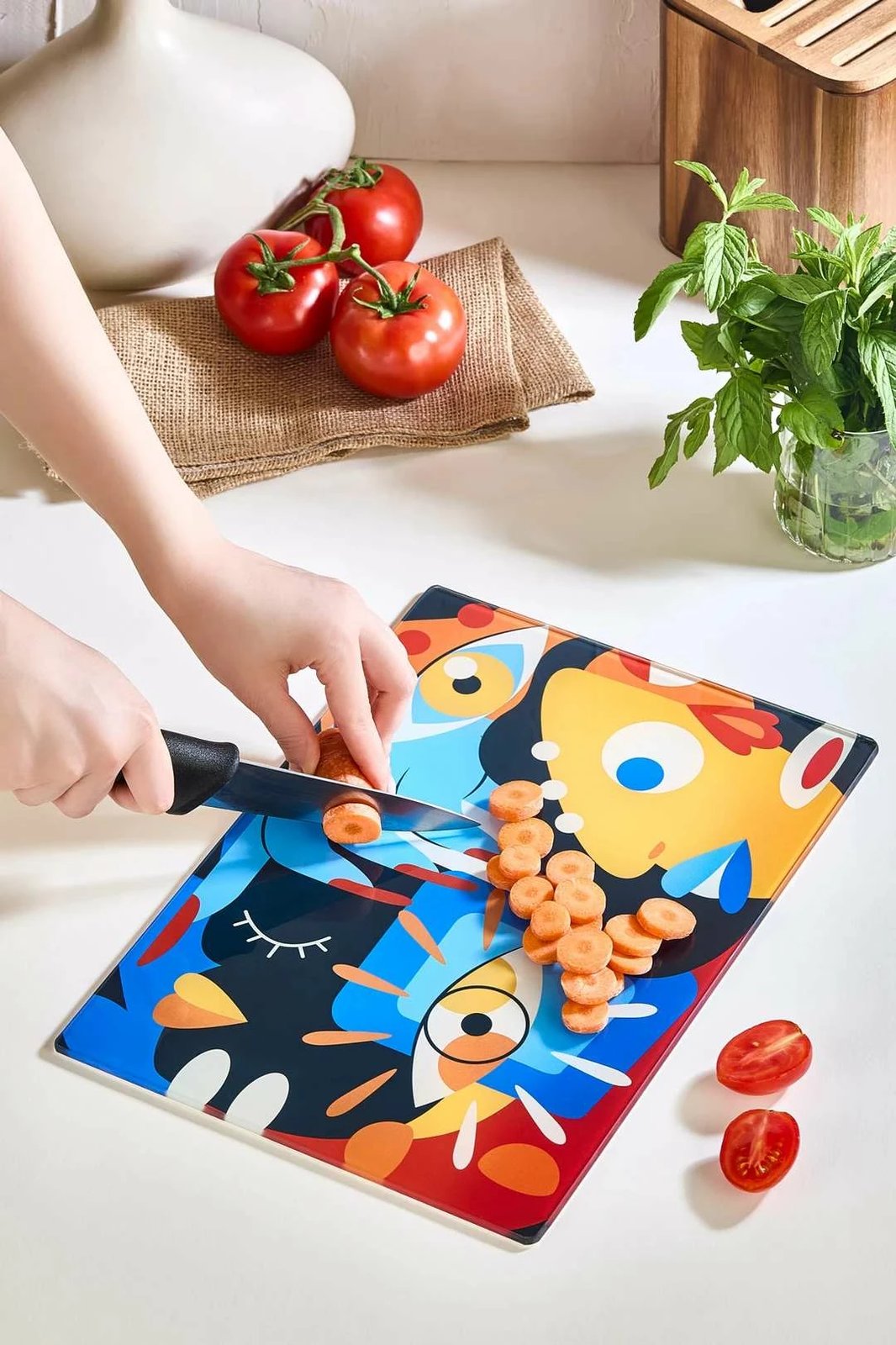 Dërrasë prerëse Hermia Concept, Mind, shumëngjyrëshe, 25x35cm Dërrasë prerëse Hermia Concept, Mind, shumëngjyrëshe, 25x35cm