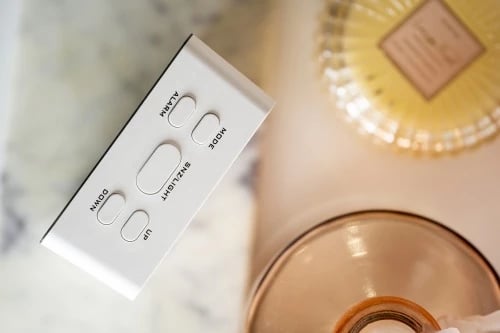 Zgjuese, Adler, CR 1150, ekran LED, temperaturë ambienti, USB + 3xAAA, e bardhë