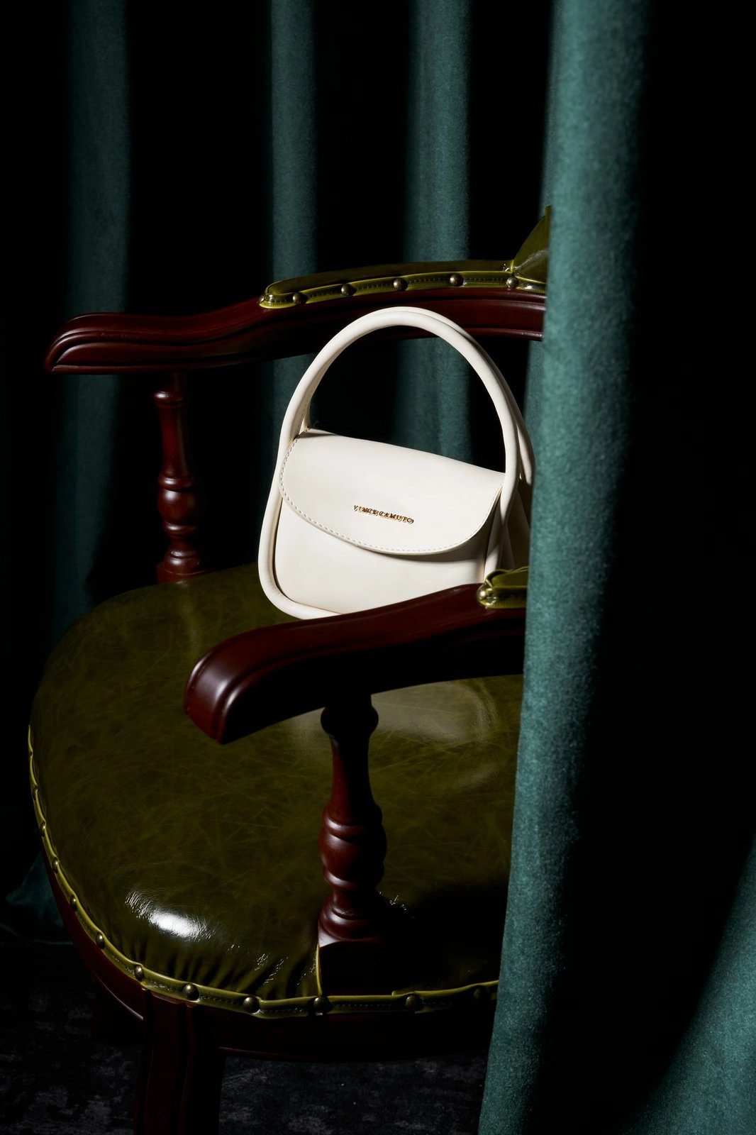 Çantë dore Vince Camuto, Como, e bardhë
