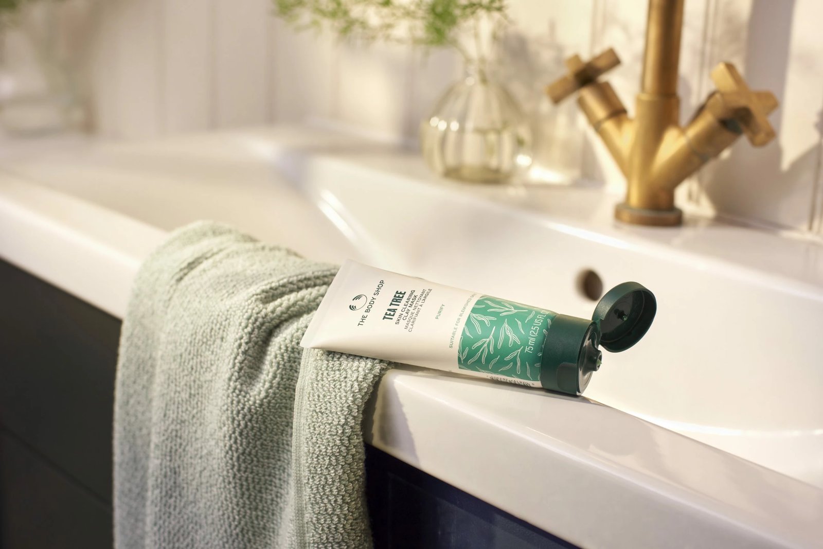 Tea Tree - Maskë me Argjilë për Pastrimin e Lëkurës 75 ML