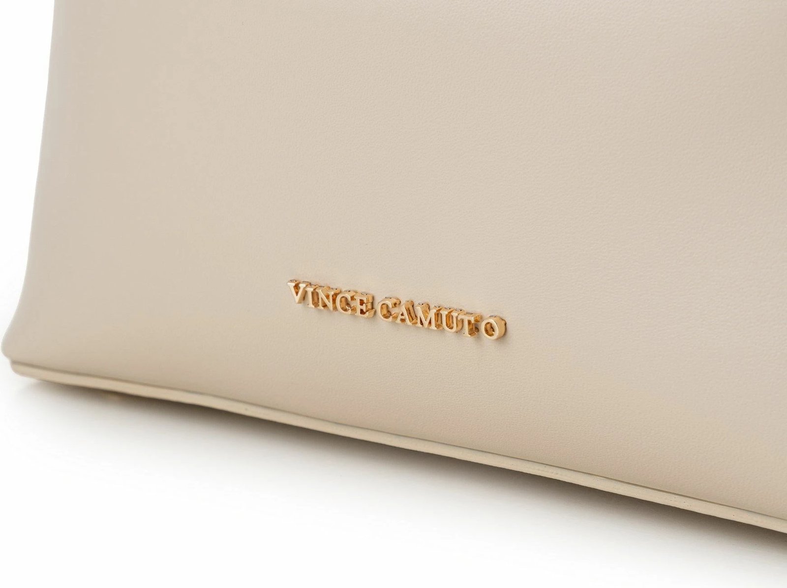 Çantë krahu Vince Camuto, Novara, ngjyrë krem Çantë krahu Vince Camuto, Novara, ngjyrë krem