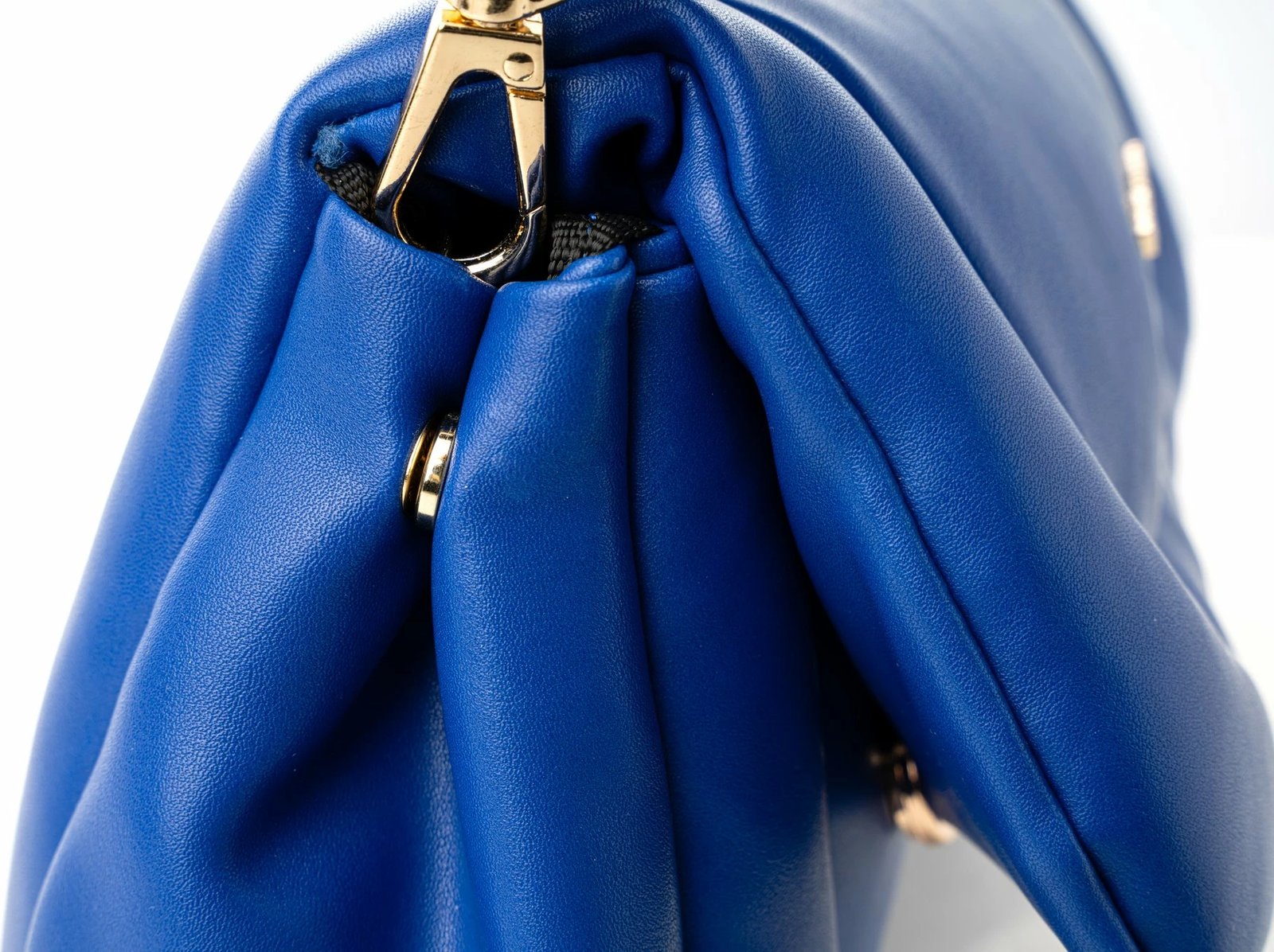 Çantë shpatulle Vince Camuto, ngjyrë sax blue, Genoa