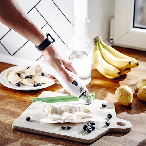 Set pompë vakumi ushqimi, Adler AD 4514, automatike, AC/6xAA, 8 L/min, 10 qese + 3 kapakë + tapë shishe, e bardhë