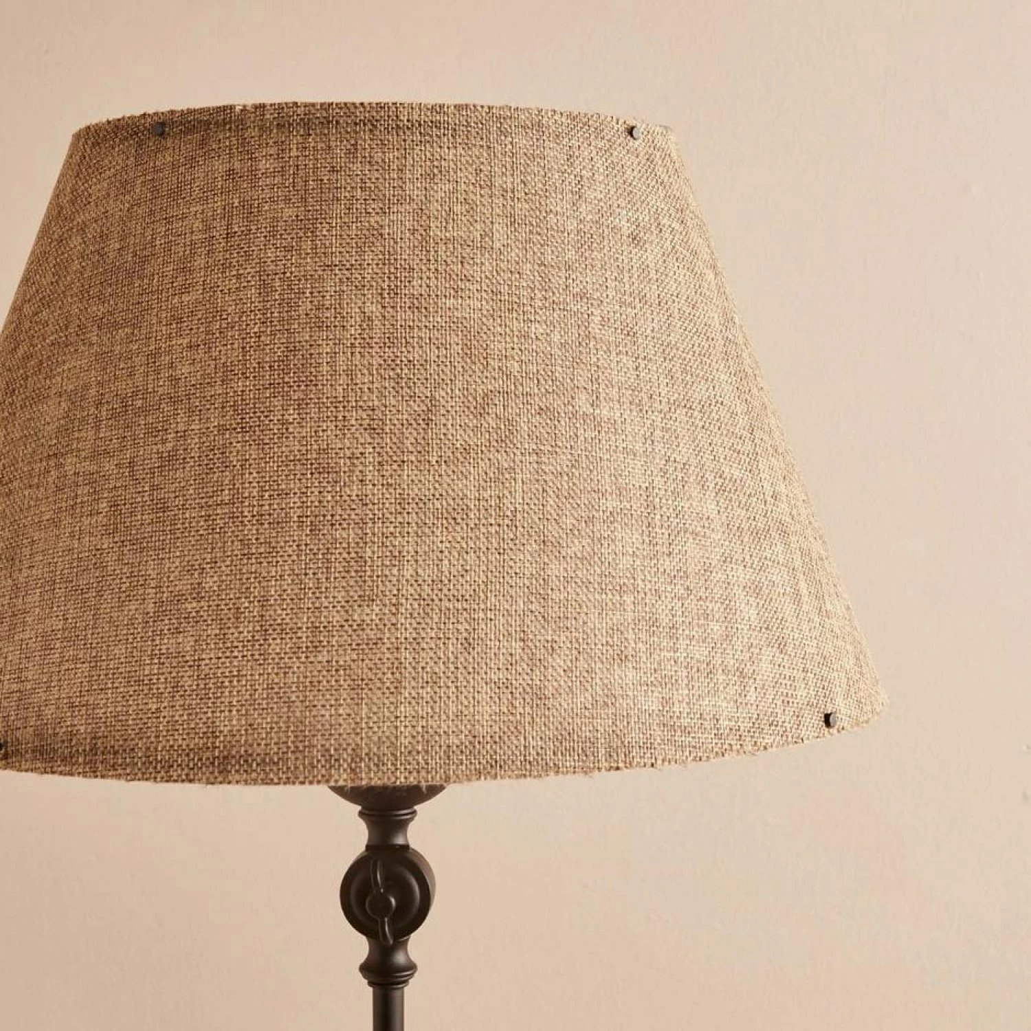 Llambë dyshemeje Opviq, AYD-3482, bezhë dhe e zezë