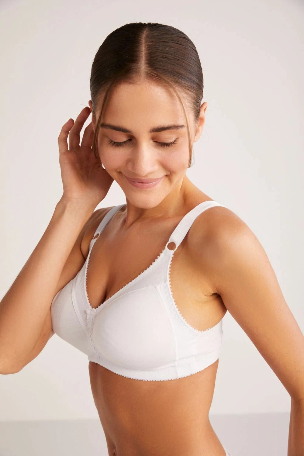 Bra i bardhë Jumeon, 1C13CSUK081.003.C00018