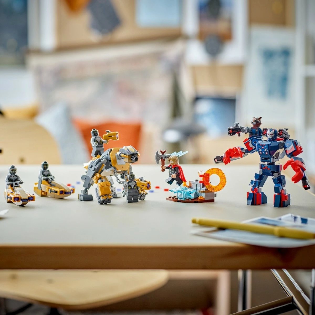 Set LEGO Marvel Avengers 76322 Thor vs. Chitauri, 373 pjesë