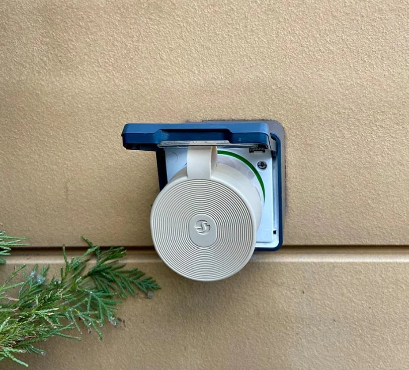 Prizë smart Shelly Outdoor Plug S Gen3, mocha