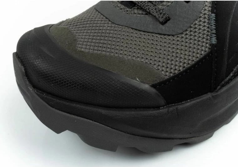 Atlete për meshkuj Salomon, të zeza