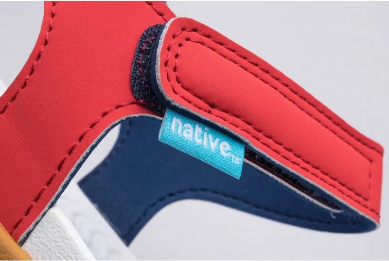 Atlete për fëmijë Native, të kuqe