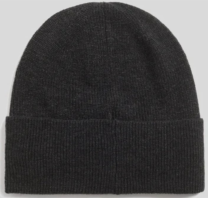 Kapelë Lyle & Scott, e zezë