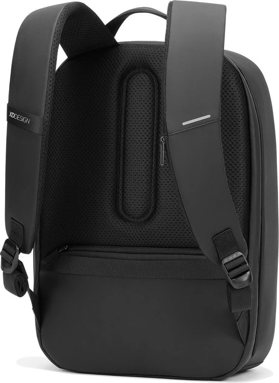 çantë shpine, XD Design, Bobby Edge P706.2501, 17L, laptop 16", kundër‑vjedhje, rPET, e papërshkueshme nga uji, e zezë