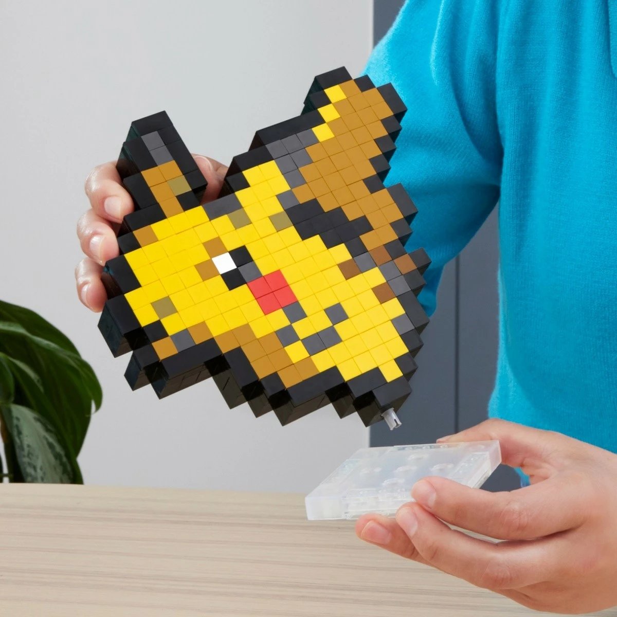 Set ndërtimi Mega Bloks Pokémon Pixel Pikachu, 400 pjesë, Plastikë