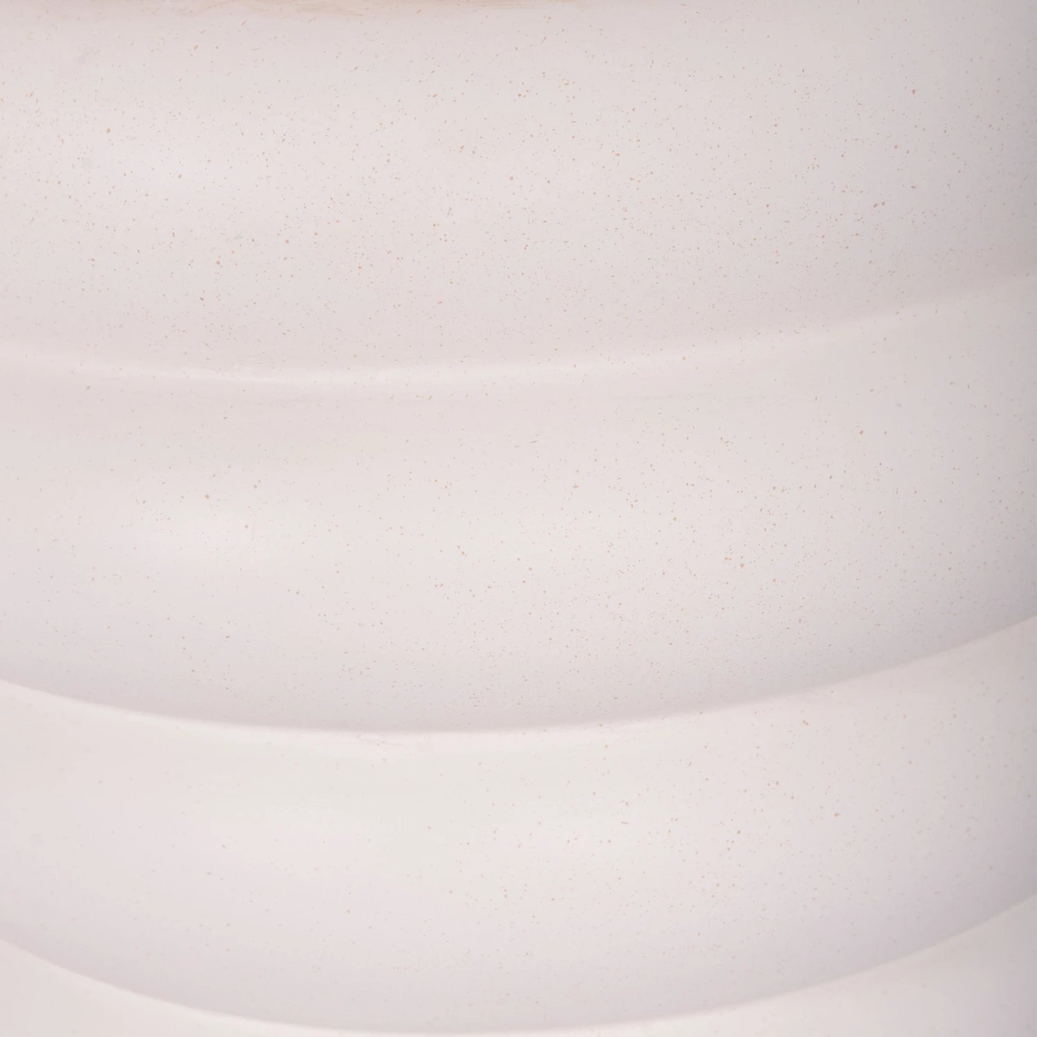 Tavolinë anësore PUFFAT, fibër-cement, ngjyrë e bardhë, sipërfaqe druri teak, FH18172.02, 45x46cm