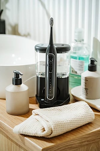 Furçë dhëmbësh sonike me irigator 2-në-1, Adler AD 2180, depozitë 500 ml, USB-C, e zezë