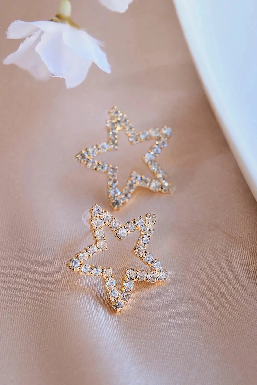 Vathë yll, ngjyrë ari, Jumeon, zirkon